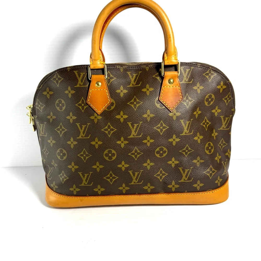 Authentic LV Monogram Alma and Louis Vuitton Keychain. - Picture 7 of 16